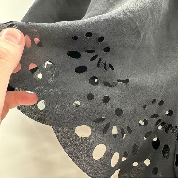 Brandy Melville Black Floral Laser Cut Eyelet High Rise Drawstring Shorts OS - Picture 8 of 12